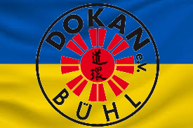 Ukrainische Flagge mit Dokan-Logo